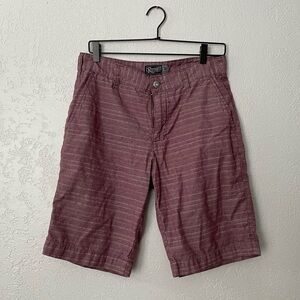 Retrofit men’s maroon shorts